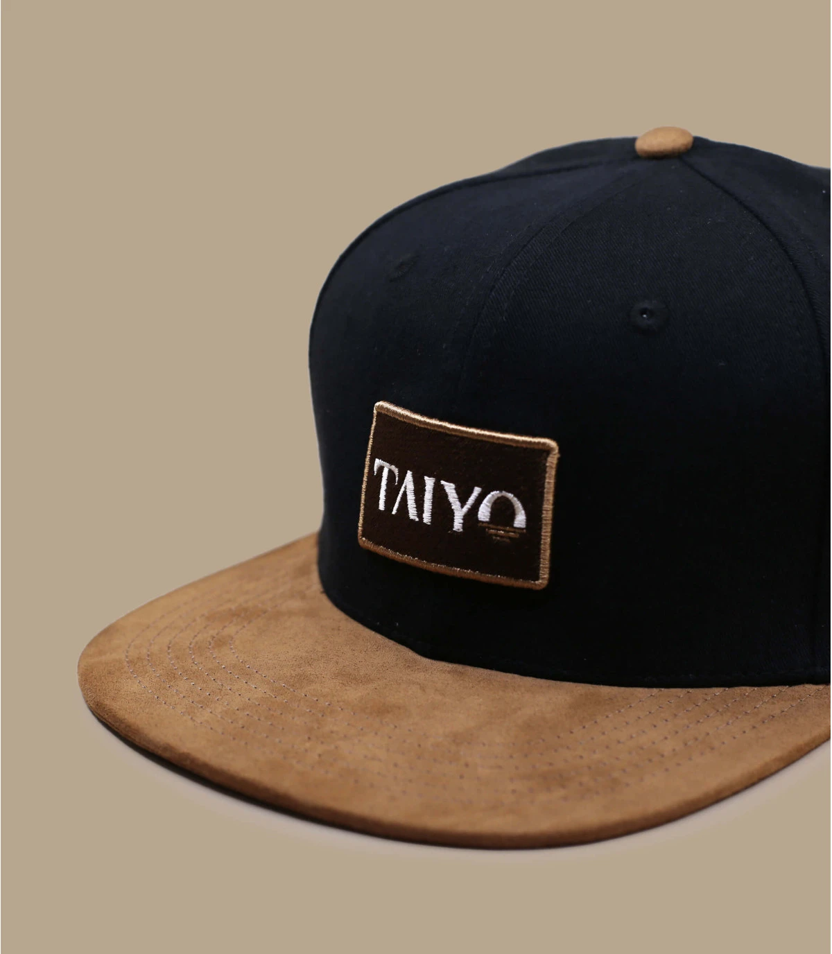 Badge Logo Snapback Black – Image 3
