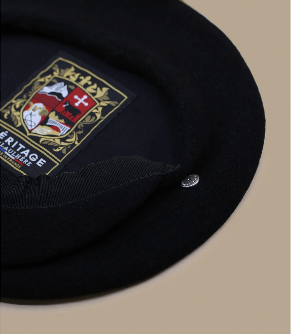 Campus Black – Image 2