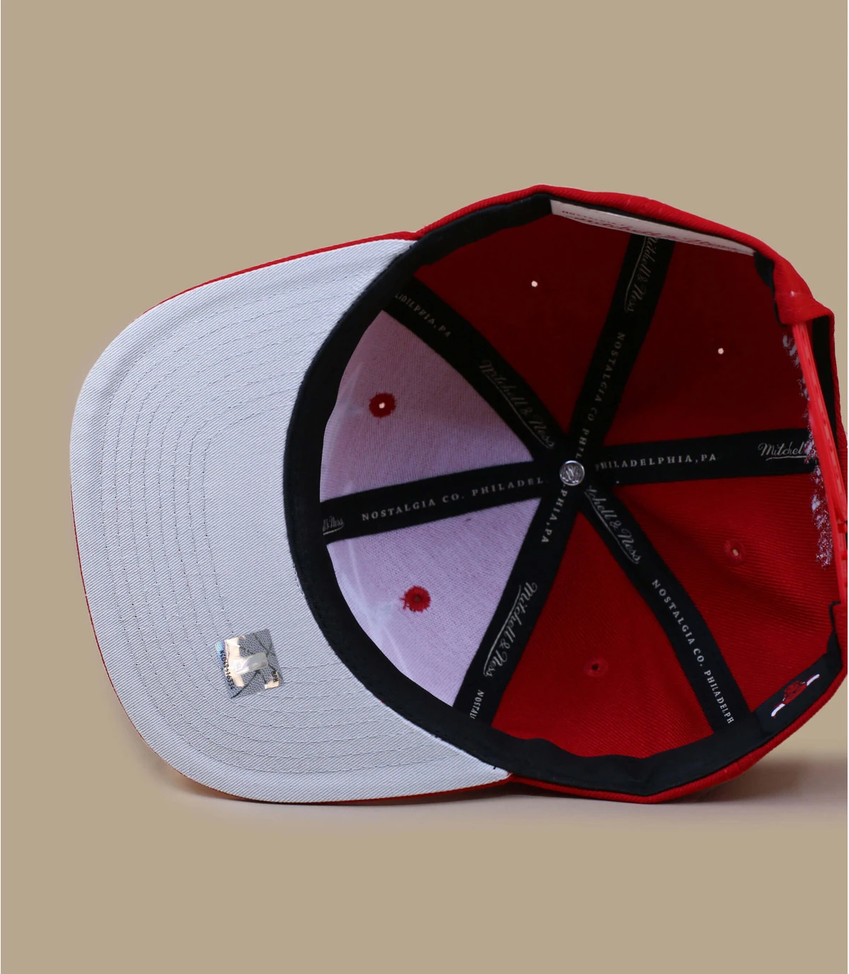 Mitchell & Ness Shark Bite Bulls – Image 6